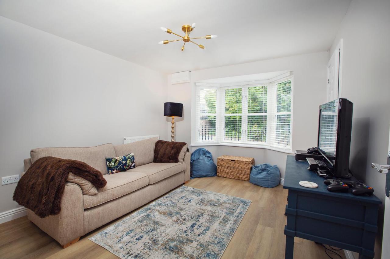 Beautiful 4-Bed Home, Hot Tub & Stunning Views - Abergavenny Bagian luar foto