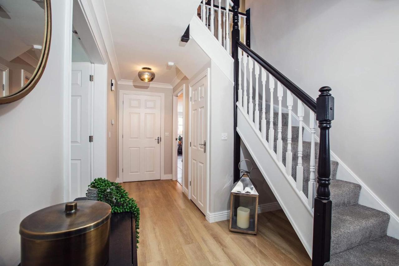 Beautiful 4-Bed Home, Hot Tub & Stunning Views - Abergavenny Bagian luar foto