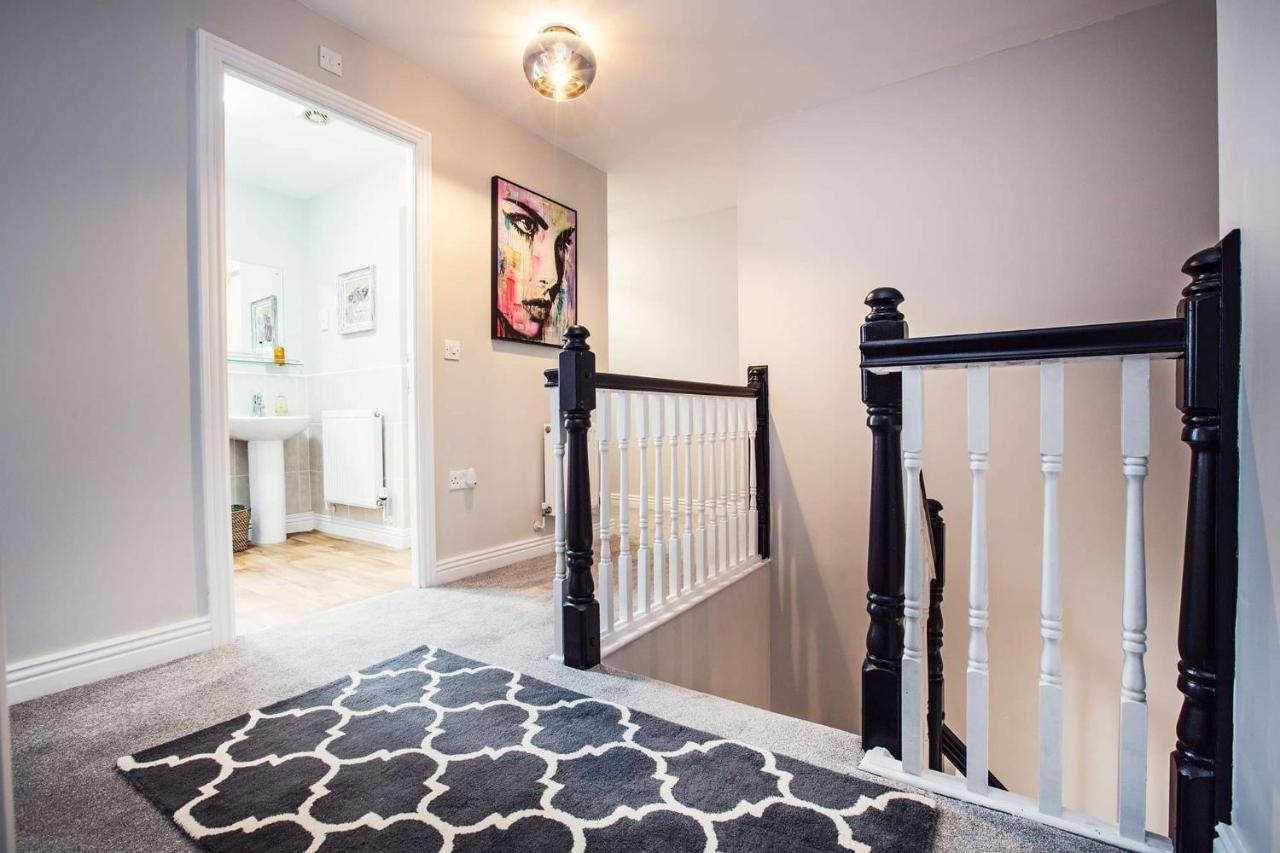 Beautiful 4-Bed Home, Hot Tub & Stunning Views - Abergavenny Bagian luar foto