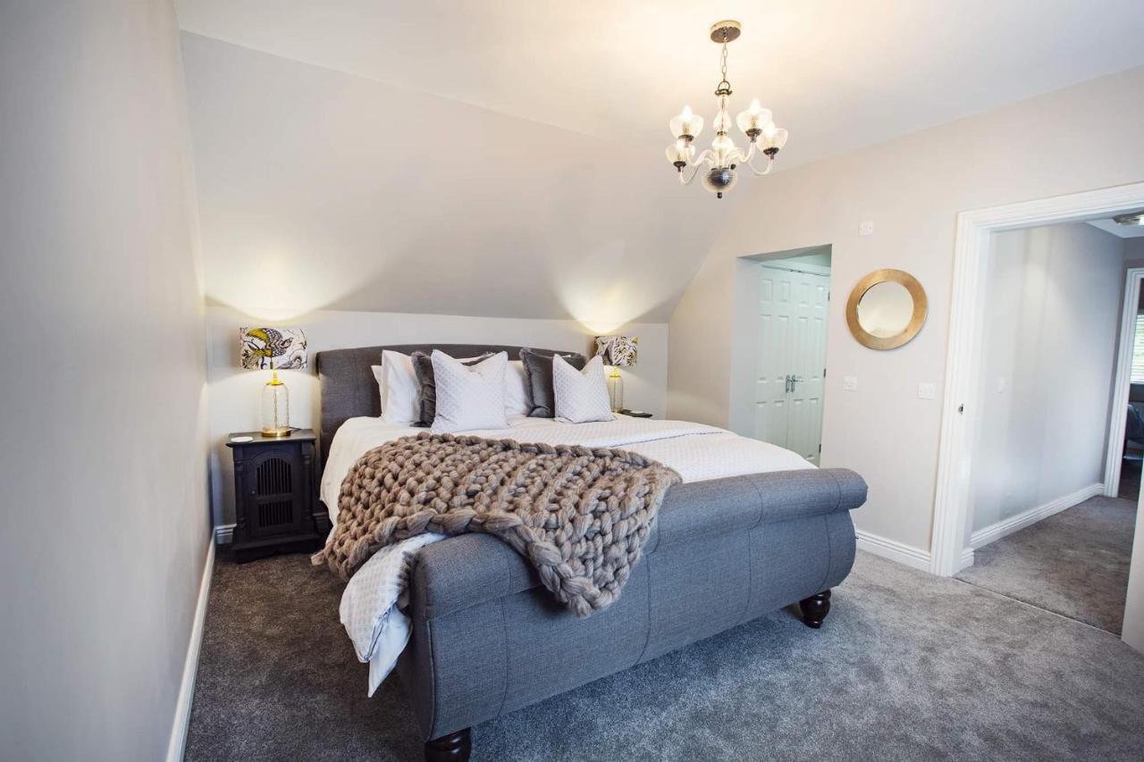 Beautiful 4-Bed Home, Hot Tub & Stunning Views - Abergavenny Bagian luar foto