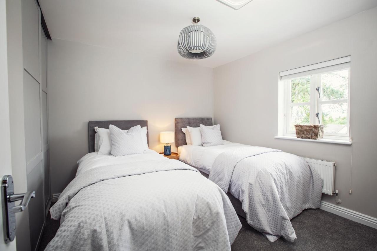 Beautiful 4-Bed Home, Hot Tub & Stunning Views - Abergavenny Bagian luar foto