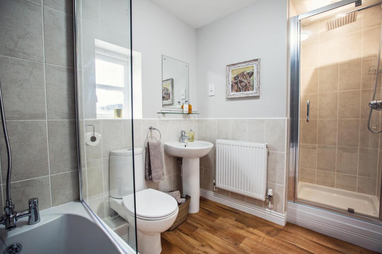 Beautiful 4-Bed Home, Hot Tub & Stunning Views - Abergavenny Bagian luar foto