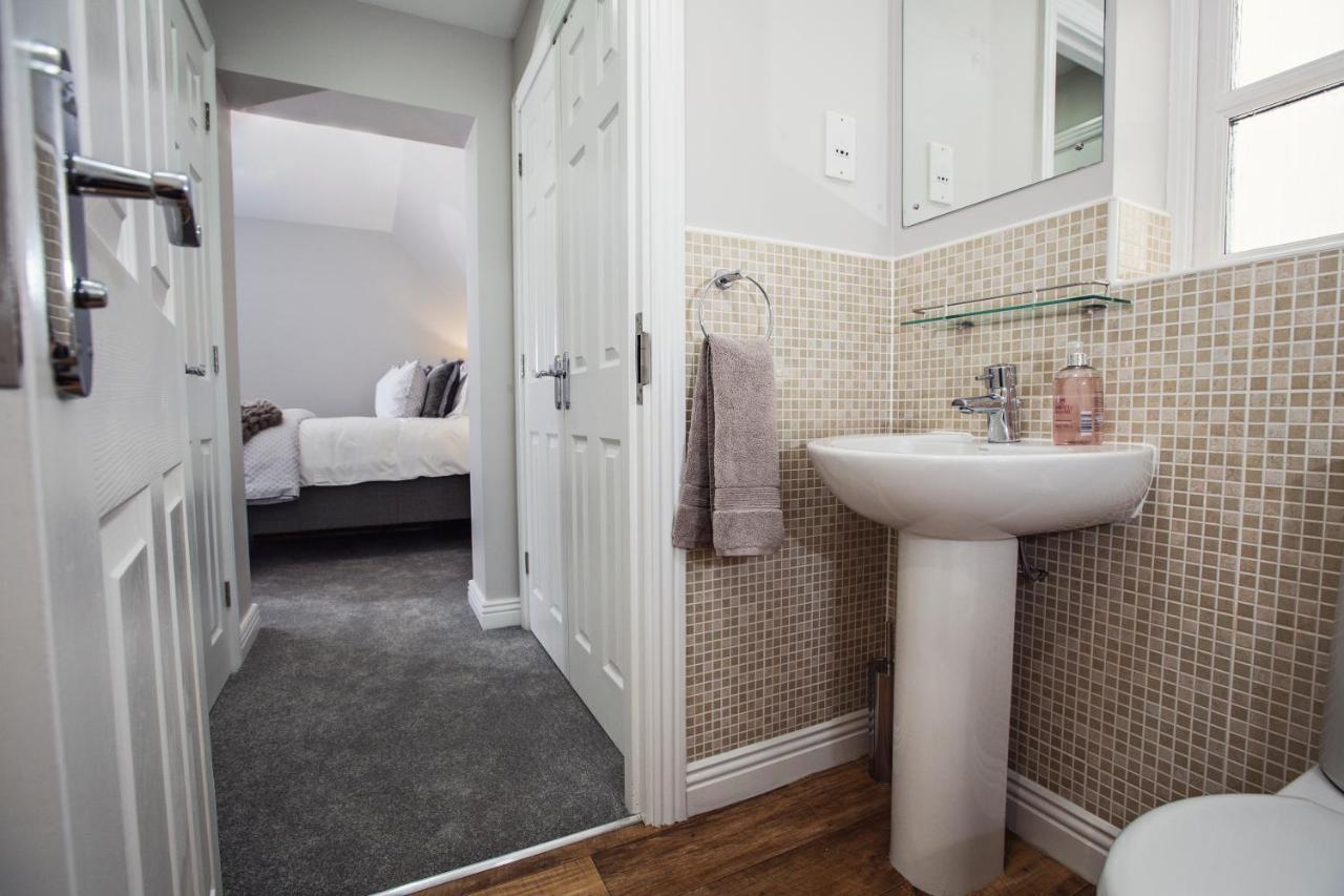 Beautiful 4-Bed Home, Hot Tub & Stunning Views - Abergavenny Bagian luar foto