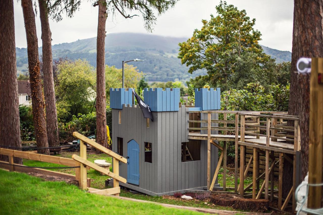 Beautiful 4-Bed Home, Hot Tub & Stunning Views - Abergavenny Bagian luar foto
