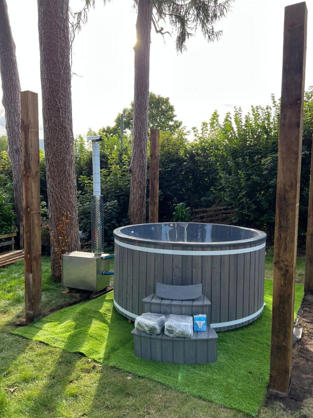 Beautiful 4-Bed Home, Hot Tub & Stunning Views - Abergavenny Bagian luar foto