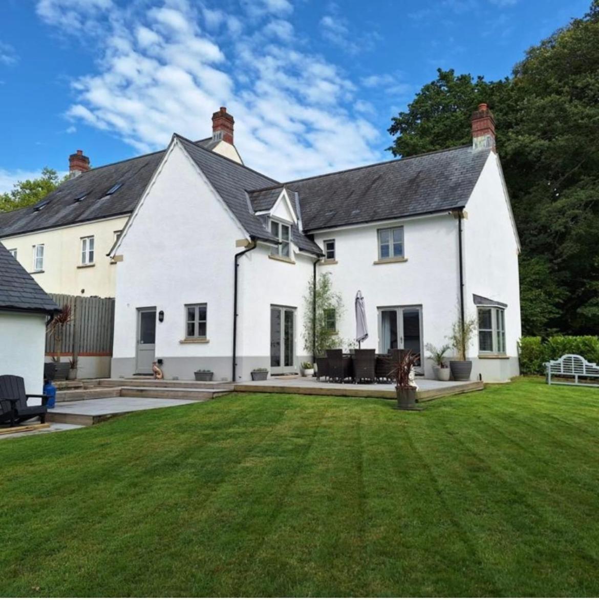 Beautiful 4-Bed Home, Hot Tub & Stunning Views - Abergavenny Bagian luar foto